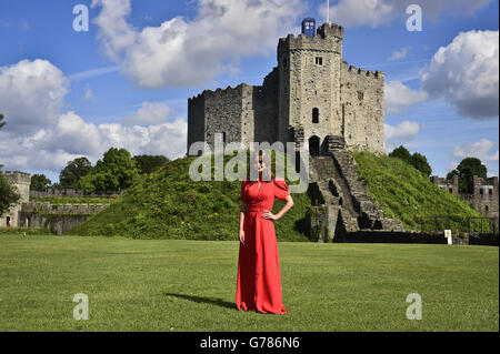 Dr. Jenna Coleman, protagonista del tour mondiale al Castello di Cardiff, Galles, per promuovere lo spettacolo televisivo della BBC. Foto Stock