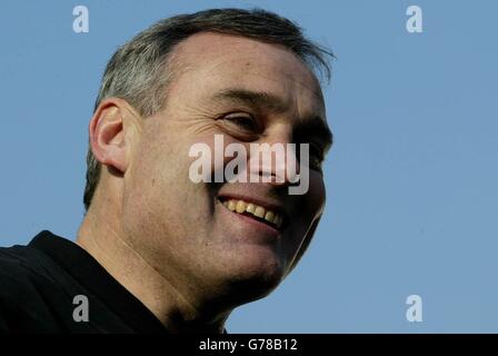 Dave Jones, direttore di Wolverhampton Wanderers, ha fatto una conferenza stampa presso il campo di allenamento del club di Wolverhampton prima della partita di Fifth round della fa Cup contro Rochdale. . Foto Stock