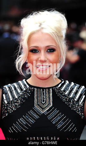 Amelia Lily partecipa alla prima del nuovo film The Expendables III all'Odeon Cinema di Londra. Foto Stock