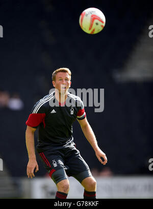 Calcio - Pre Season friendly - MK Dons v Nottingham Forest - Stadio MK. Danny Collins, Nottingham Forest Foto Stock