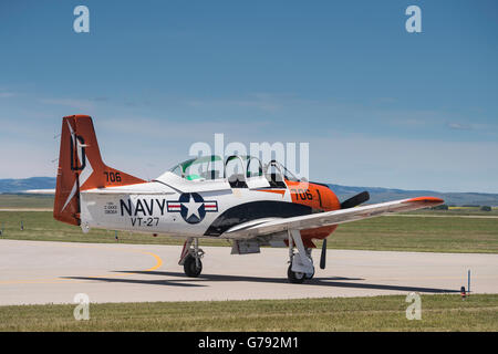 VT-27, T-28 Trojan, Marina degli Stati Uniti, Ali sopra Springbank, Springbank Airshow, Alberta, Canada Foto Stock