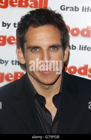 Ben Stiller Dodgeball premiere. Star of the film ben Stiller arriva per la prima britannica di Dodgeball all'Odeon Kensington nella zona ovest di Londra. Foto Stock