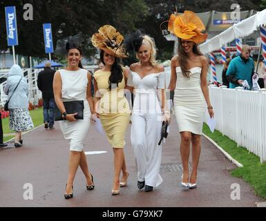 Horse Racing - 2014 Benvenuti a Yorkshire Ebor Festival - Darley Yorkshire Oaks giorno - York Racecourse Foto Stock