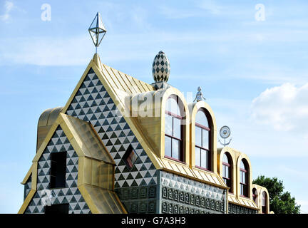 Una visione di 'Home for Essex' un nuovo progetto d'arte dell'artista Grayson Perry, in costruzione a Wrabness, Essex. Foto Stock