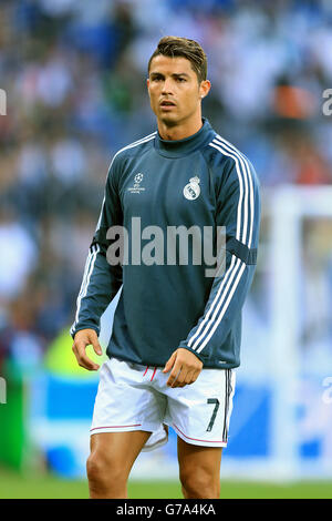 Calcio - 2014 UEFA Super Cup - Sevilla / Real Madrid - Cardiff City Stadium. Cristiano Ronaldo del Real Madrid durante il riscaldamento Foto Stock