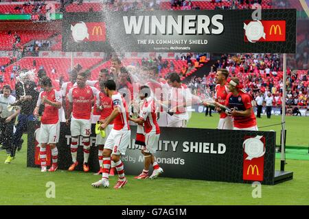 L'Arsenal celebra la vittoria sulla città di Manchester nella partita Community Shield al Wembley Stadium, Londra. Foto Stock