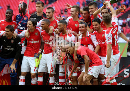 L'Arsenal celebra la vittoria sulla città di Manchester nella partita Community Shield al Wembley Stadium, Londra. Foto Stock