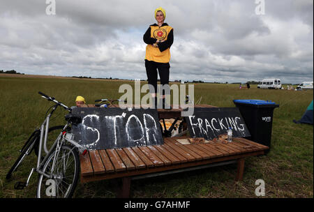 AMI, uno dei manifestanti anti anti anti-fracking che stanno creando un campo vicino a Little Plumpton. Foto Stock
