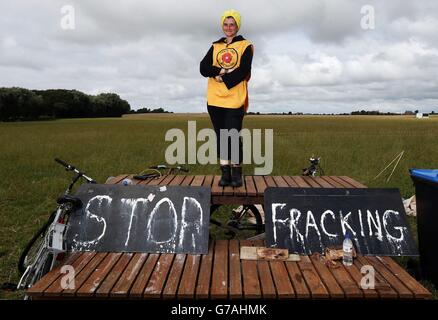 AMI, uno dei manifestanti anti anti anti-fracking che stanno creando un campo vicino a Little Plumpton. Foto Stock