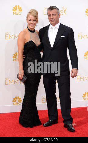 Matt LeBlanc e Andrea Anders arrivano agli EMMY Awards 2014 al Nokia Theatre di Los Angeles, USA. Foto Stock