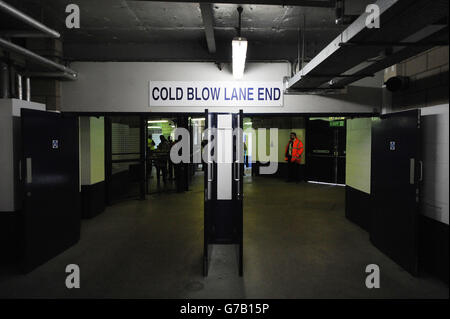 Una vista generale del Cold Blow Lane End di New Den, casa di Millwall Foto Stock