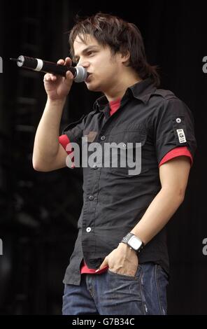 Jamie Cullum - V Festival. Il musicista jazz Jamie Cullum suona dal vivo al V Stage al V Festival 2004 di Chelmsford, Essex. Foto Stock