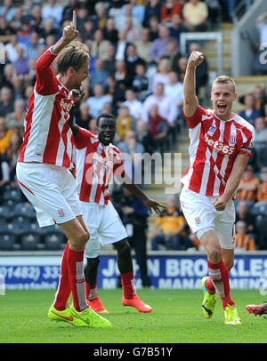 Ryan Shawcross di Stoke City festeggia il primo gol della sua squadra contro Hull City, durante la partita della Barclays Premier League al KC Stadium, Hull. Foto Stock