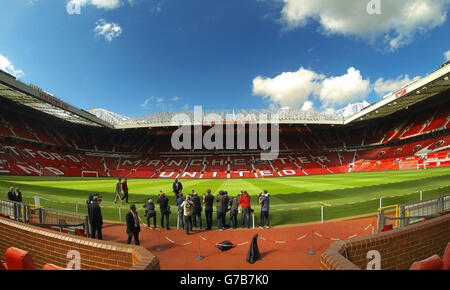 Manchester United ha firmato Angel di Maria durante una chiamata fotografica a Old Trafford, Manchester. PREMERE ASSOCIAZIONE foto. Data immagine: Giovedì 28 agosto 2014. Vedi PA storia CALCIO uomo Utd. Il credito fotografico dovrebbe essere: Peter Byrne/PA Wire. Foto Stock