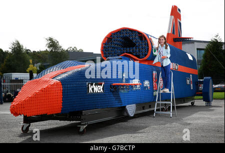 Pezzi giocattolo NEX, ufficialmente svelati da Bloodhound Project Director ed ex detentore del record di velocità terrestre Richard Noble al Brooklands Museum di Weybridge, Surrey. Foto Stock