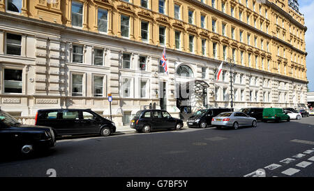 Foto d'inventario del Corinthia Hotel, a Whitehall Place, nel centro di Londra. Foto Stock