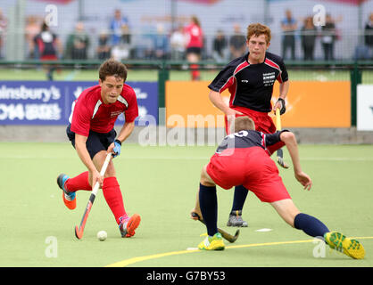 Sainsbury's 2014 School Games - 4 settembre 2014: Inghilterra Red Boys contro Inghilterra Blue Boys in Hockey durante i Sainsbury's 2014 School Games, tenutosi presso l'Armitage Site di Manchester Foto Stock