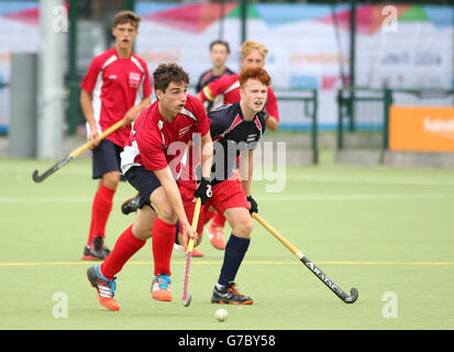 Sainsbury's 2014 School Games - 4 settembre 2014: Inghilterra Red Boys contro Inghilterra Blue Boys in Hockey durante i Sainsbury's 2014 School Games, tenutosi presso l'Armitage Site di Manchester Foto Stock