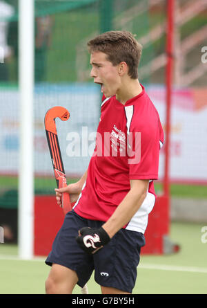 Sainsbury's 2014 School Games - 4 settembre 2014: Inghilterra Red Boys contro Inghilterra Blue Boys in Hockey durante i Sainsbury's 2014 School Games, tenutosi presso l'Armitage Site di Manchester Foto Stock