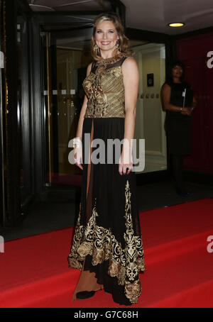 Philippa Tomson in arrivo per l'Asian Achievers Awards, al Grosvenor House Hotel on Park Lane, Londra. Foto Stock