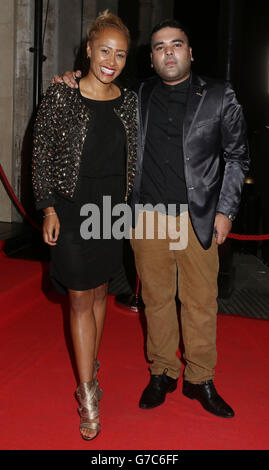 Emeli Sande e Shahid Khan, alias Naughty Boy, arrivano per l'Asian Achievers Awards, al Grosvenor House Hotel on Park Lane, Londra. Foto Stock