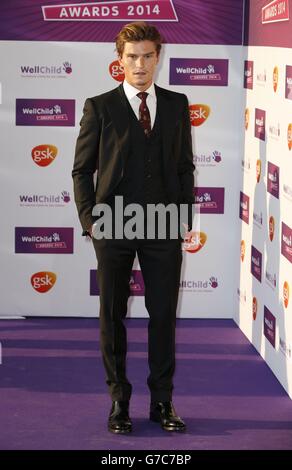 Oliver Cheshire arriva alla cerimonia di WellChild Awards che si tiene presso il London Hilton, Park Lane, Londra. Foto Stock