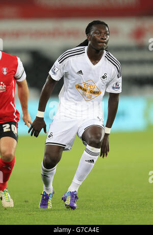 Swansea City Bafetimbi Gomis durante la seconda partita della Capital One Cup al Liberty Stadium di Swansea Foto Stock