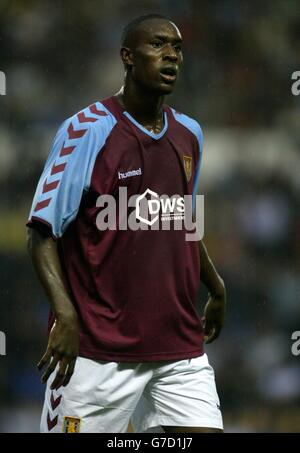 Carlton Cole - Aston Villa, durante la stagione pre-amichevole al Pride Park, Derby. Foto Stock