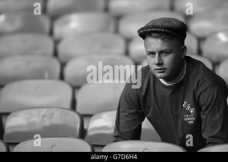 I fan di Everton negli stand durante la partita della Barclays Premier League al Goodison Park, Liverpool. PREMERE ASSOCIAZIONE foto. Data immagine: Sabato 18 ottobre 2014. Vedi PA storia CALCIO Everton. Il credito fotografico dovrebbe essere Peter Byrne/PA Wire. . . Foto Stock