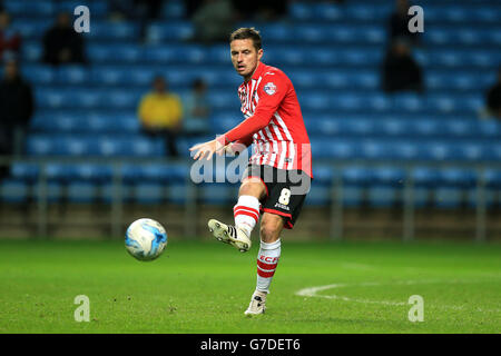 Calcio - Johnstone's Paint Trophy - secondo turno - Coventry City v Exeter City - Ricoh Arena. Matt Oakley, Exeter City Foto Stock