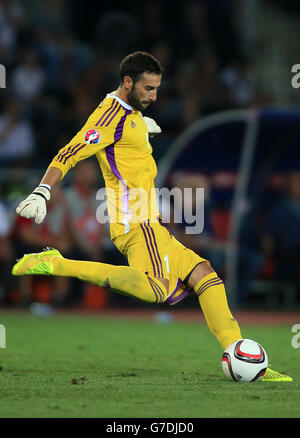 Il portiere della Georgia Giorgi Loria, durante le Qualifiche UEFA Euro 2016, Gruppo D alla Boris Paichadze Dinamo Arena di Tbilisi. Foto Stock