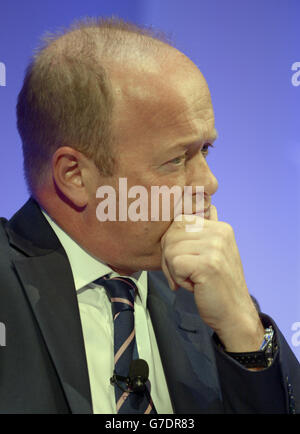 Sebastien Bazin, CEO di Accor Group, Dido Harding, CEO TalkTalk, Jeremy Hicks, amministratore delegato Jaguar Land Rover UK, James Quincey, presidente di Coca-Cola Europe, interviene durante la conferenza annuale dell'Institute of Directors alla Royal Albert Hall di Londra. Foto Stock