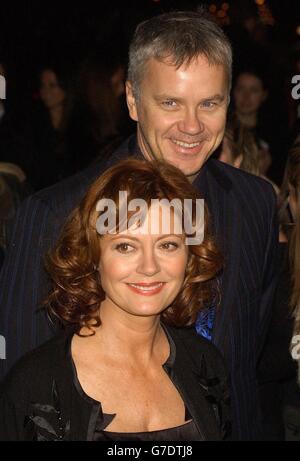 Gli attori Tim Robbins e Susan Sarandon arrivano per la prima cinematografica di 'Alfie' al Teatro Ziegfeld di New York. Foto Stock