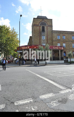 Una vista generale del Cafe Rouge in Greenwich High Road, Greenwich, a sud-est di Londra. Foto Stock