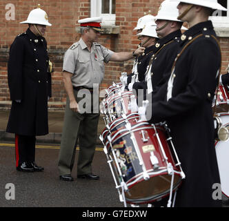 Royal Marines servizio di banda nuova uniforme Foto Stock