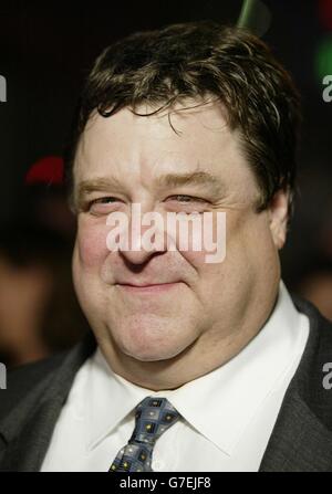 L'attore John Goodman arriva per la prima del suo ultimo film Beyond the Sea, tenuto al CineramaDome di Los Angeles, USA. Foto Stock