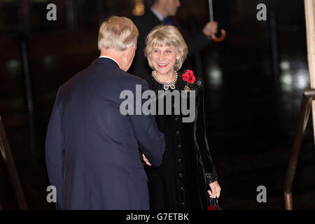 Birgitte, Duchessa di Gloucester, arriva all'annuale Royal Festival of Remembrance presso la Royal Albert Hall, ospitato dalla Royal British Legion che commemora e onora tutti coloro che hanno perso la vita in conflitti, Londra. Foto Stock