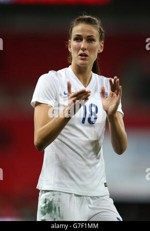 England's Jill Scott durante l'International friendly al Wembley Stadium, Londra. PREMERE ASSOCIAZIONE foto. Data immagine: Domenica 23 novembre 2014. Vedi PA storia CALCIO Inghilterra Donne. Il credito fotografico dovrebbe essere: Mike Egerton/PA Wire. Foto Stock