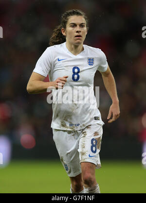 Inghilterra Karen Carney durante l'International friendly al Wembley Stadium, Londra. PREMERE ASSOCIAZIONE foto. Data immagine: Domenica 23 novembre 2014. Vedi PA storia CALCIO Inghilterra Donne. Il credito fotografico dovrebbe essere: Mike Egerton/PA Wire. Foto Stock