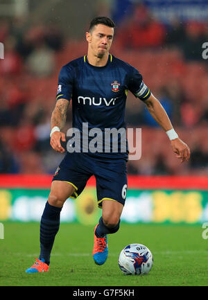 Calcio - Capital One Cup - Fourth Round - Stoke City v Southampton - Britannia Stadium. Jose Fonte, Southampton Foto Stock