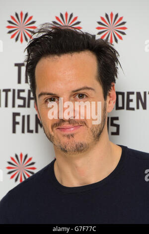 Andrew Scott arriva al Moet British Independent Film Awards Nomations, presso l'hotel St Martins Lane, nel centro di Londra. Foto Stock