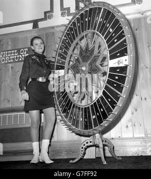 Intrattenimento - Maverick Club - Peckham, Londra. Il Nevada Wheel of Fortune al Maverick Club a tema Wild West di Peckham. Foto Stock