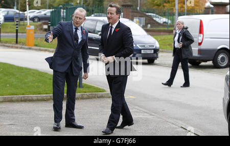 Cameron visita a nord ovest Foto Stock