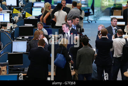 Cameron visita a nord ovest Foto Stock