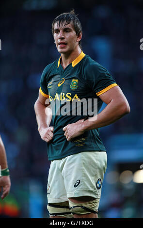 Rugby Union - QBE International 2014 - Inghilterra / Sudafrica - Twickenham. Eben Etzebeth del Sudafrica durante il QBE International a Twickenham, Londra. Foto Stock