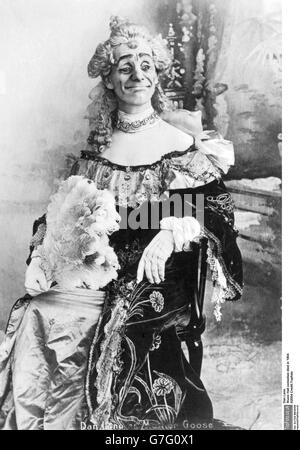 Music Hall Stars, Dan Leno. DaN Leno come baronessa in Babes in the Woods, 1888 Foto Stock