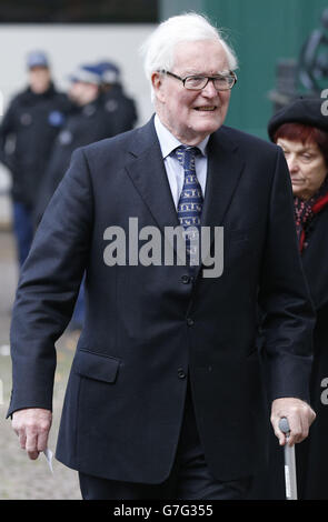 Lord Douglas Hurd partecipa al Servizio del Ringraziamento per la vita e il lavoro di Lady Soames all'Abbazia di Westminster, Londra. Foto Stock