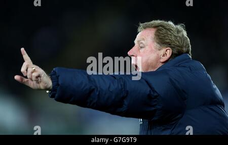 Queens Park Rangers Manager Harry Redknapp durante la partita della Barclays Premier League al Liberty Stadium di Swansea. Foto Stock