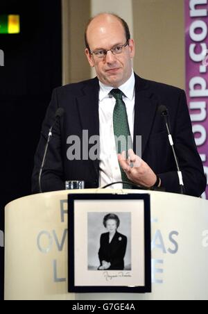 Il politico dell'UKIP Mark Reckless si rivolge alla conferenza del gruppo di Bruges sulla scia della Rochester e delle elezioni per la sua elezione alla Princess Alexandra Hall, Royal Over-Seas League, sede di over-Seas nel centro di Londra. Foto Stock
