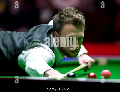 Snooker - 2014 Coral UK Championship - Day Ten - Barbican Center. Judd Trump durante il suo gioco contro Rod Lawler durante il Coral UK Championship 2014 al Barbican Center di York. Foto Stock